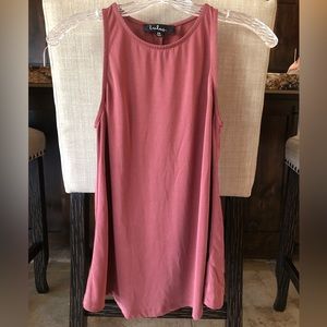 Lulus pink swing tank top womens size XS sleeveless split tail round neck